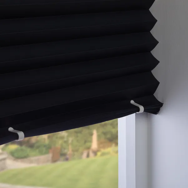 Blackout Temporary Pleated Blind - Image 3